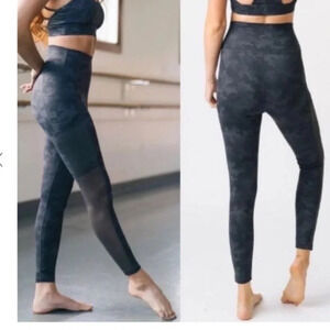 Zyia Hero black/gray high rise side mesh Camo leggings size 12/large